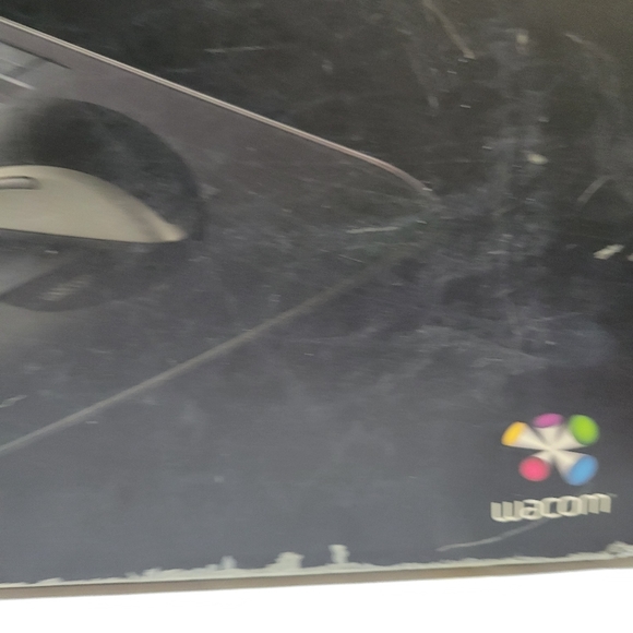 Wacom intuos3 9x12 Graphics Pen Tablet W/ Pen And Mouse - Picture 2 of 12